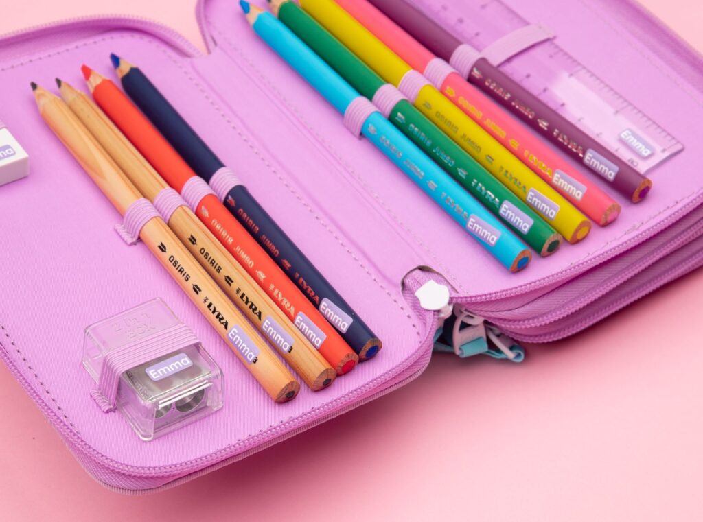 minilapper på blyanter i et pennal