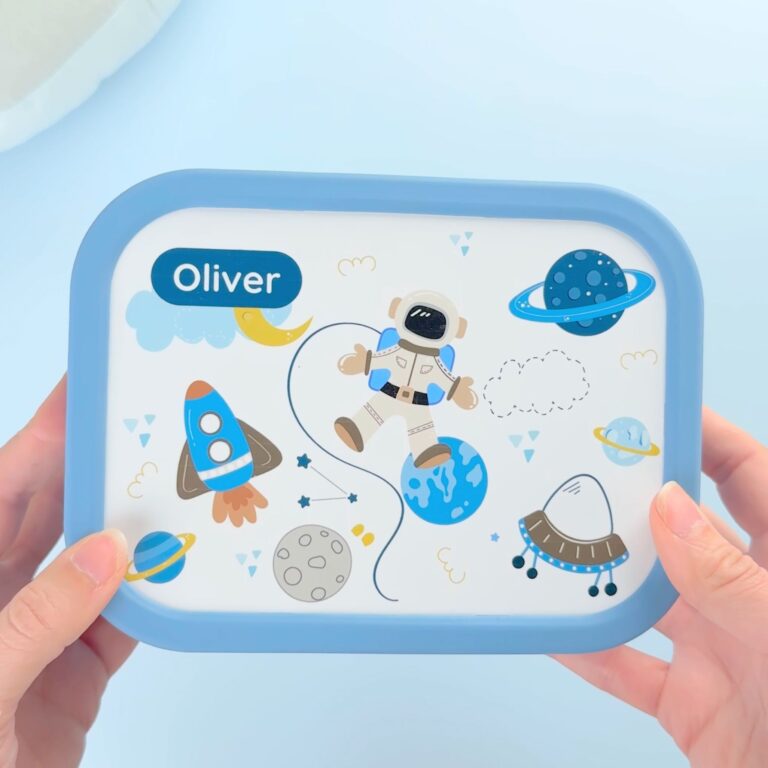 Matboks med romtema og navn